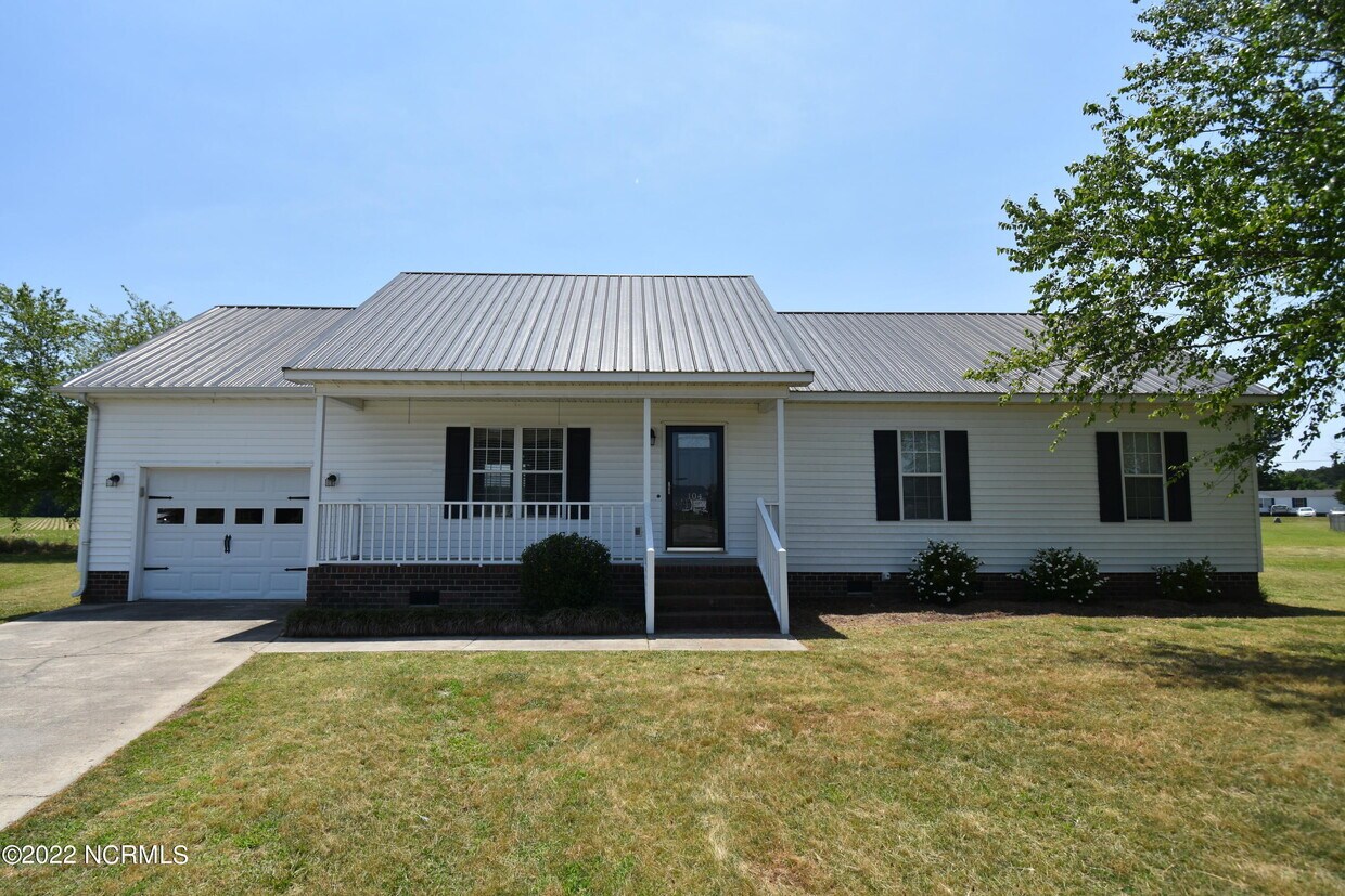 104 Jordan Bluff Dr, Pikeville, NC 27863 House for Rent in Pikeville
