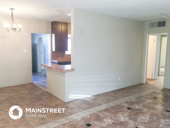 Building Photo - 3434 E Polk St