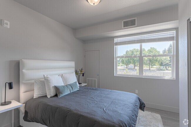 1BR, !BA - 662 SF - Strada 1200