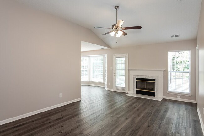 Building Photo - 11518 Larix Dr