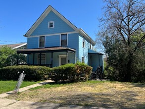 Building Photo - 3056 Moosewood Ave