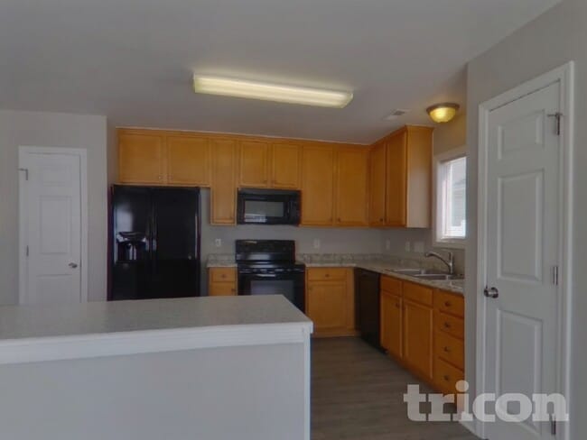 Foto del edificio - 5806 Shining Oak Ln