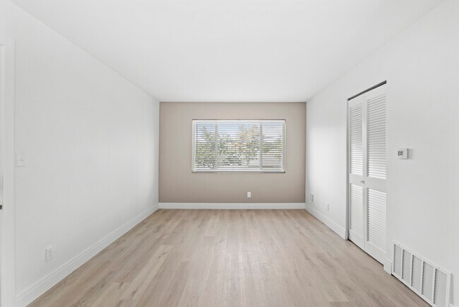 Solo Living Room - Cadence of Newport