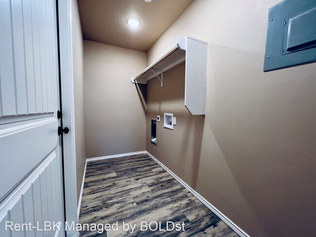 Foto del edificio - 3 br, 2 bath House - 3204 E 2nd Pl.