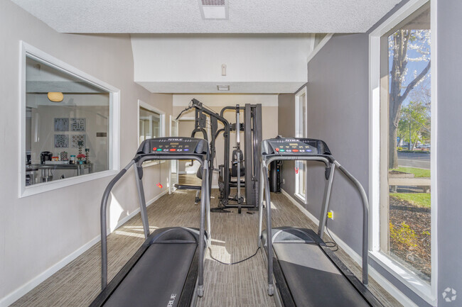 Fitness Center - Sterling Pointe Apartments