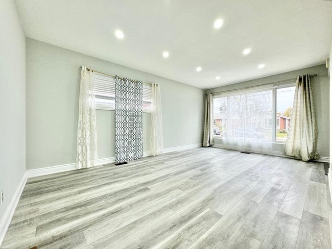 Building Photo - 30 Gildea St