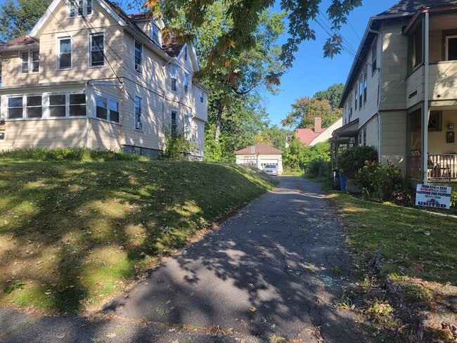 Building Photo - 118 Warrenton Ave