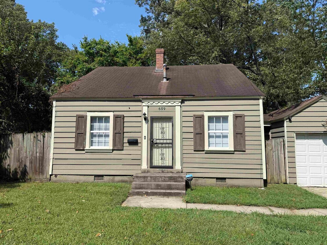 Primary Photo - 659 S Greer St