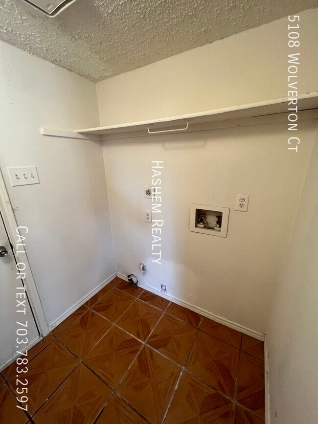 Foto del edificio - Stunning 3 Bedroom 2.5 Bath Home Available...
