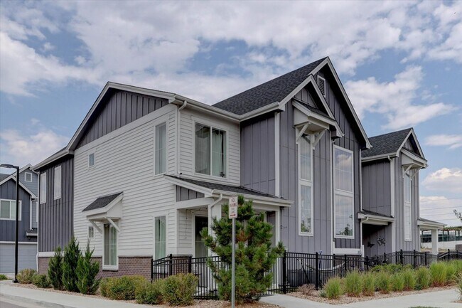 Foto del edificio - 1828 S Poplar Ct