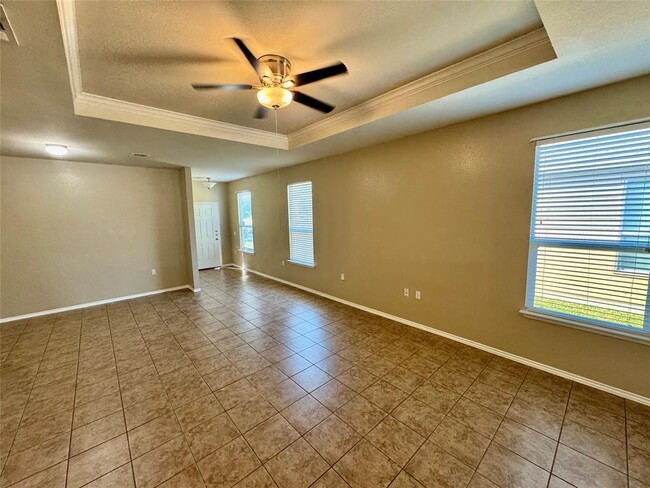 Foto del edificio - 5716 Knoll Pines Pass