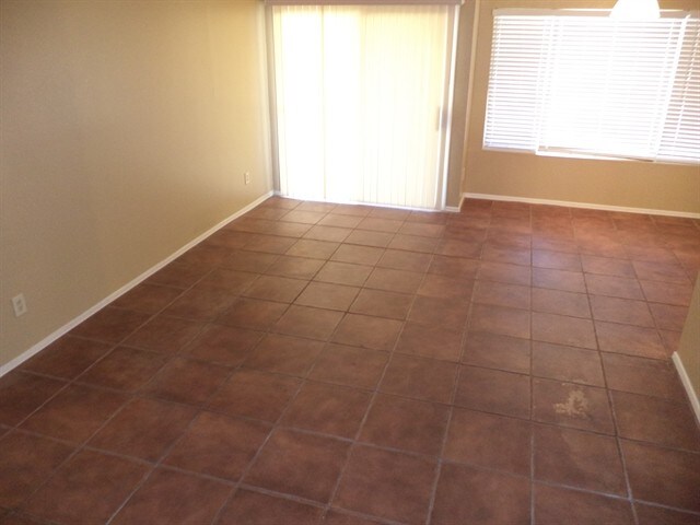 Foto del edificio - 1214 E Artesian Way