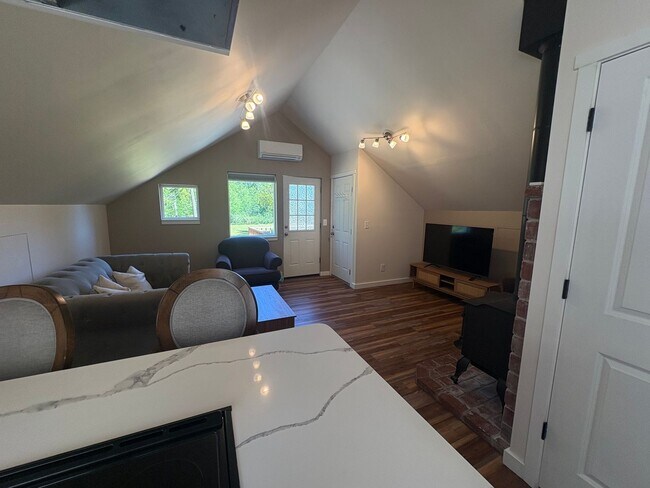Foto del edificio - 8729 SE View Park Rd