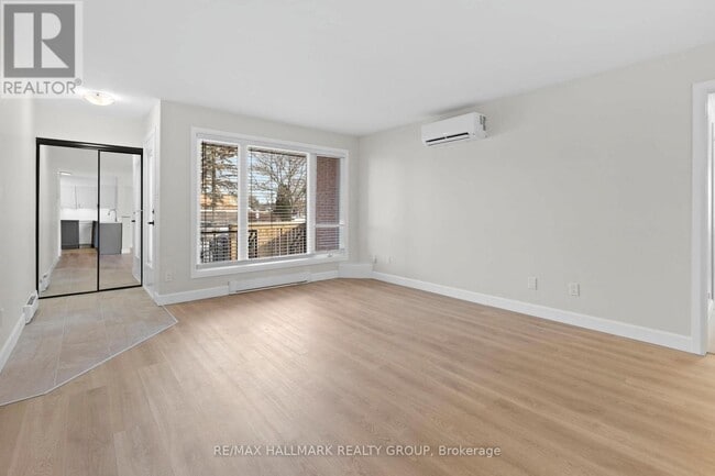 Photo du bâtiment - 455 Canteval Terrace