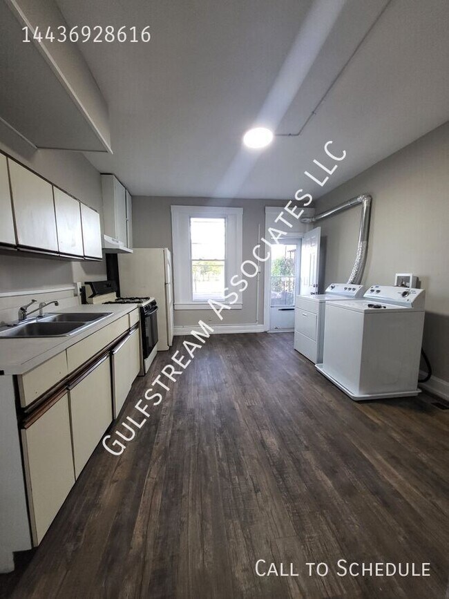 Building Photo - 1723 Darley Ave