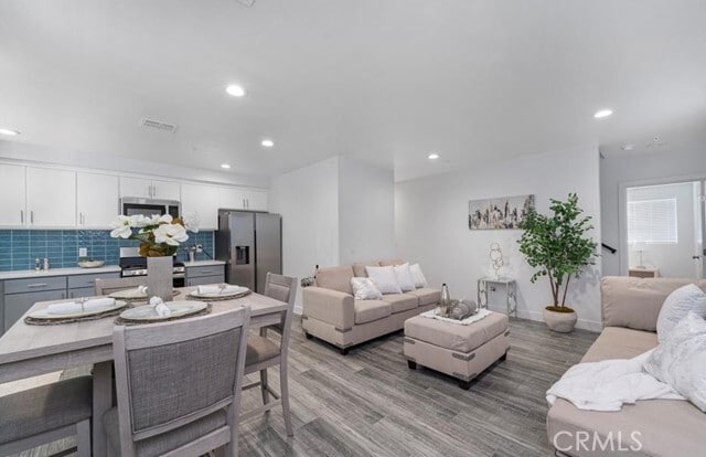 Foto del edificio - 3743 Lanfranco St