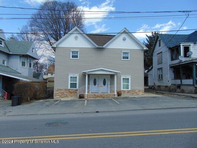 Building Photo - 107 Cherry St