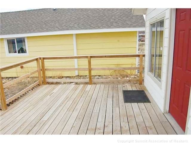 Building Photo - 423 E 6th St