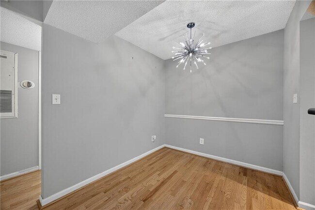 Building Photo - 1021 Chastain Park Ct NE