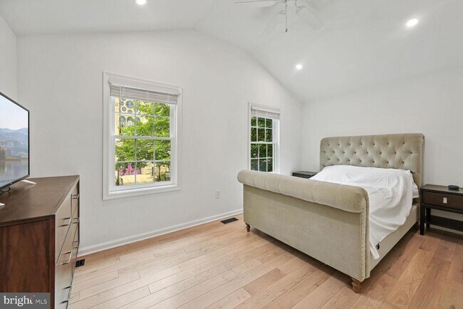 Foto del edificio - 3134 Dumbarton St NW