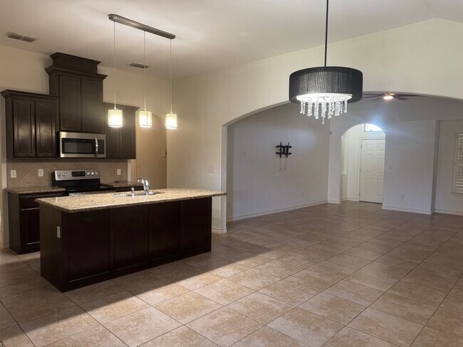 Foto del edificio - 212 Sandhill Oak