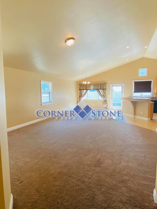 Building Photo - 1764 Ridge Way
