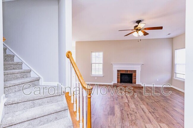 Foto del edificio - 211 Windsong Dr