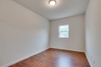 Building Photo - 1326 N 17th St