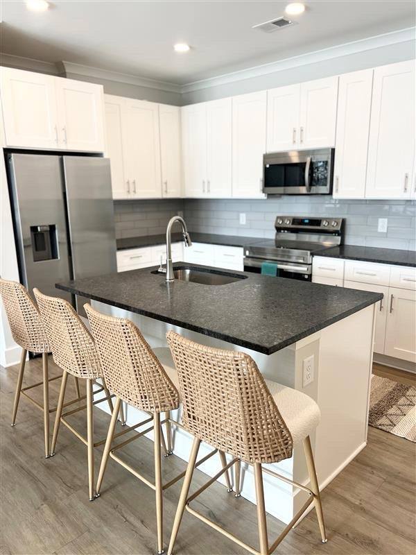 Building Photo - Arbors at Morehead City