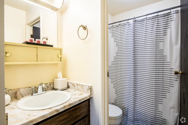 1HAB, 1 BA - 625 ft² - ReNew High Ridge