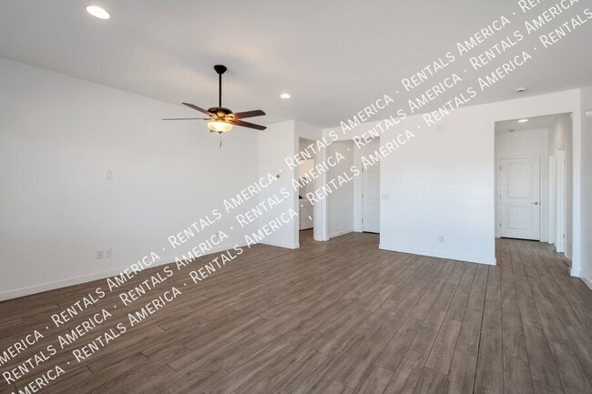 Building Photo - 35024 N Palm Dr