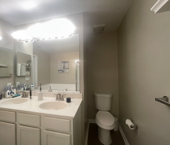 Foto del edificio - 1914 Gardenia Ct