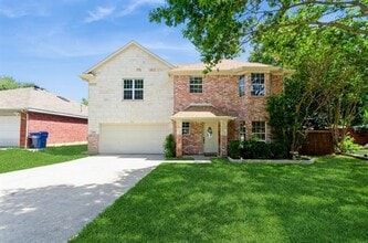 Building Photo - 1402 Belaire Dr