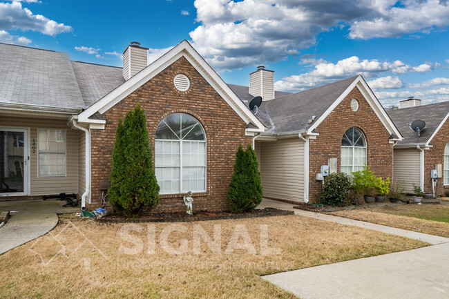 Building Photo - 1403 Hillsboro Ln
