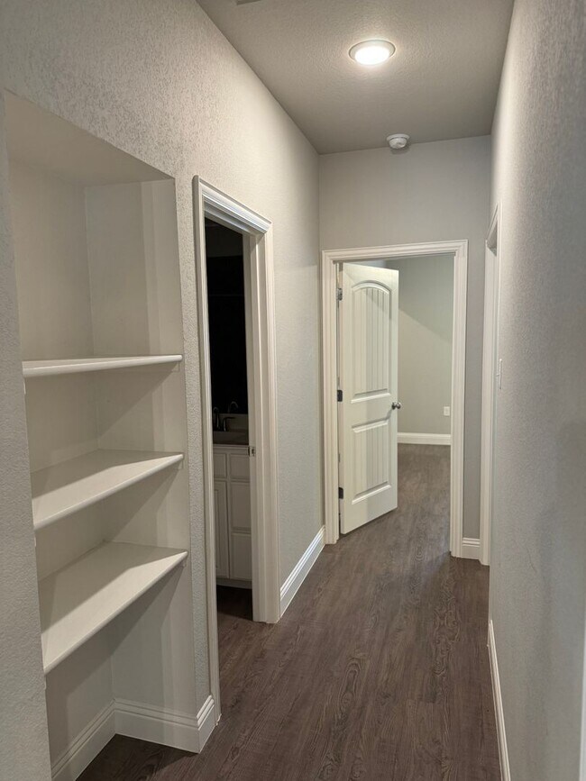 Foto del edificio - HUGE PRICE DROP!! 2/2 located in BROCK ISD...