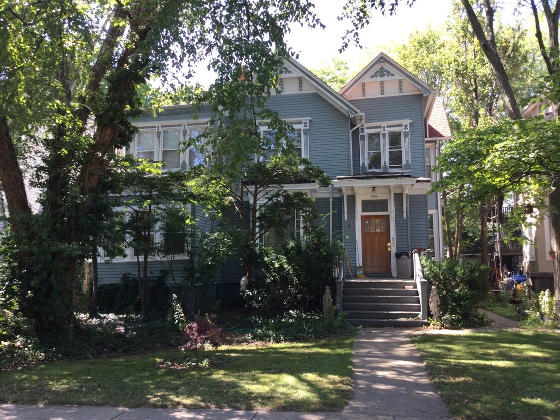 Primary Photo - 1306 Hinman Ave