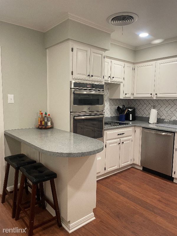 Building Photo - 4 br, 2 bath House - 711 Chicago Blvd
