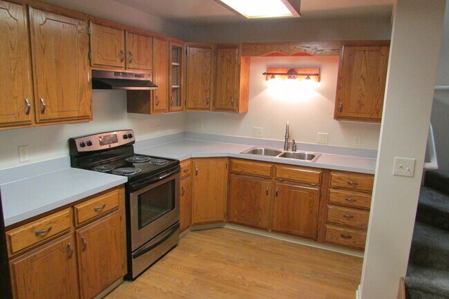 Kitchen - 2230 Lamplighter Ln