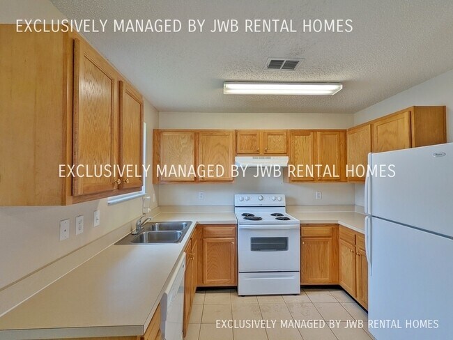 Building Photo - 760 Oak Arbor Cir