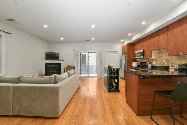 Foto del edificio - 327 W Broadway