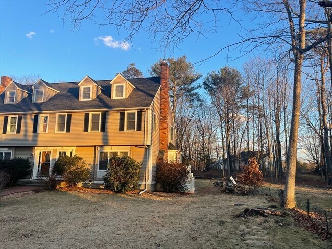 Building Photo - 6 St John Ln