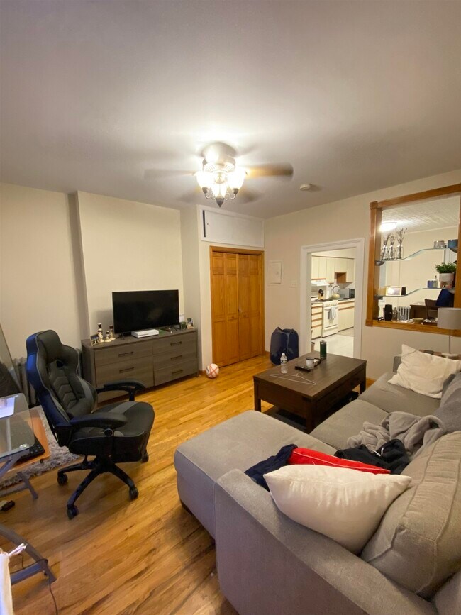 Foto del edificio - 513 Willow Ave