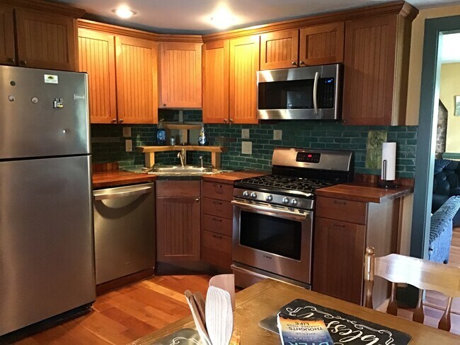 Foto del edificio - 4 BR 2 BA house in downtown Lexington