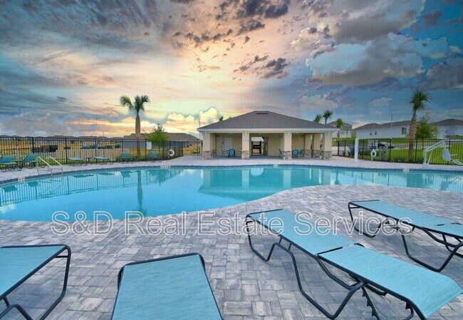 Foto del edificio - 427 Cool Summer Ln