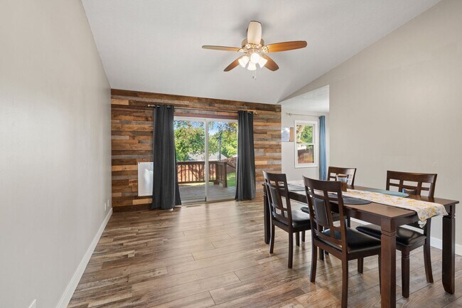 Building Photo - Charming 3-Bedroom Home with Spacious Layo...