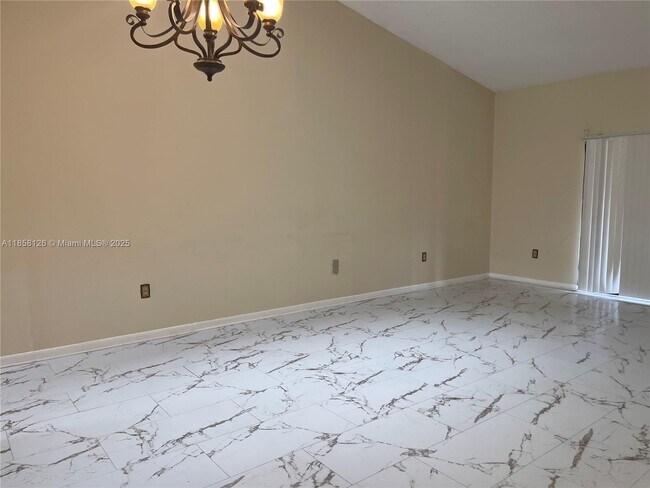 Foto del edificio - 2243 SW 80th Terrace