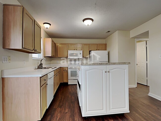 Foto del edificio - 17895 Grassy Knoll Dr