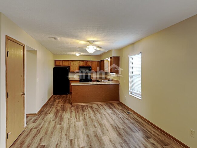 Foto del edificio - 3047 Hollybank Rd