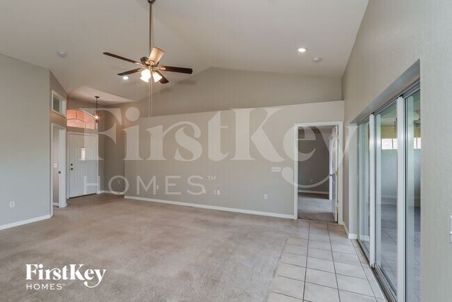Foto del edificio - 2530 Pine Valley Dr