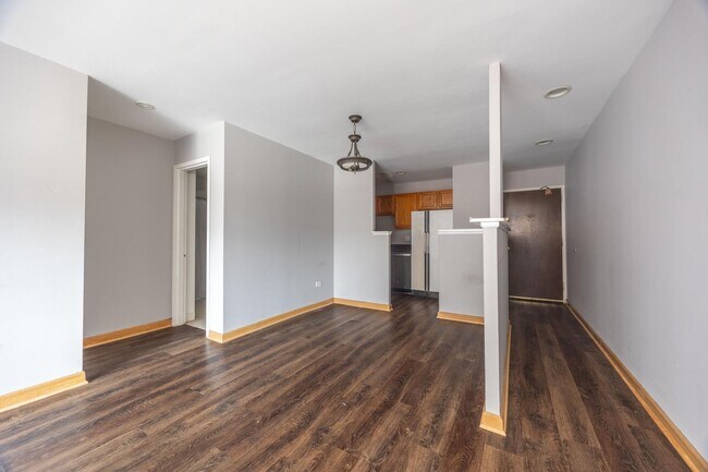 Foto del edificio - 607 W Wrightwood Ave